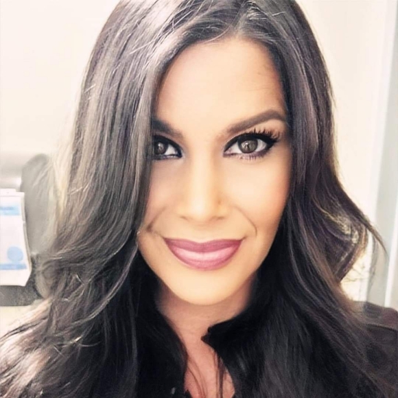 Meet your Posher, Erica - Picture 2 of 2